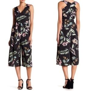 Vince Camuto black floral belted sleeveless v-neck crop jumpsuit M17